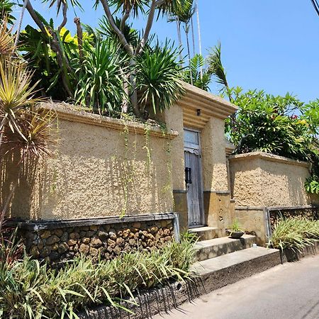 Villa Nesanur - Comfortable & Spacious Beachside Sanur Bagian luar foto