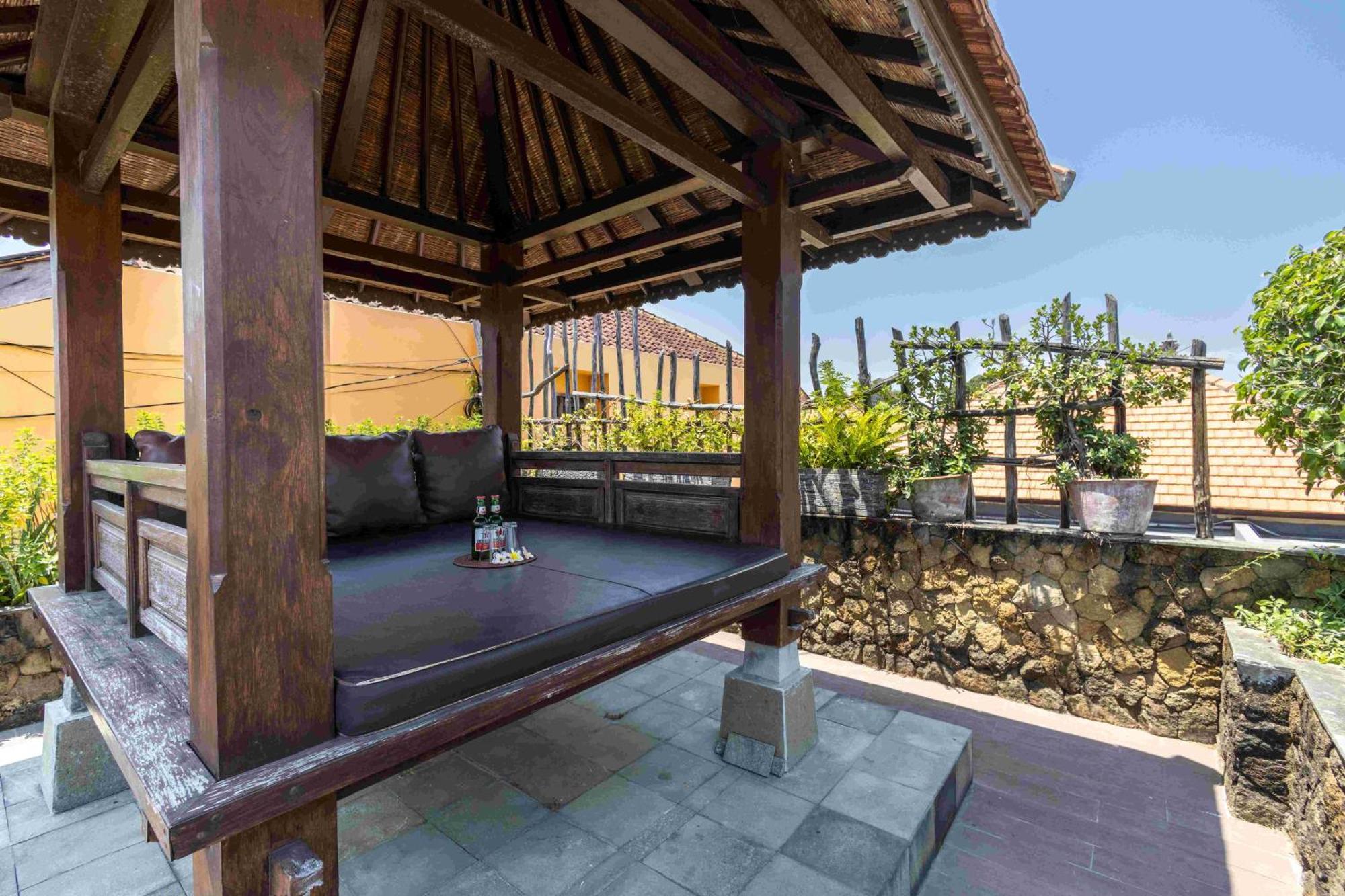 Villa Nesanur - Comfortable & Spacious Beachside Sanur Bagian luar foto