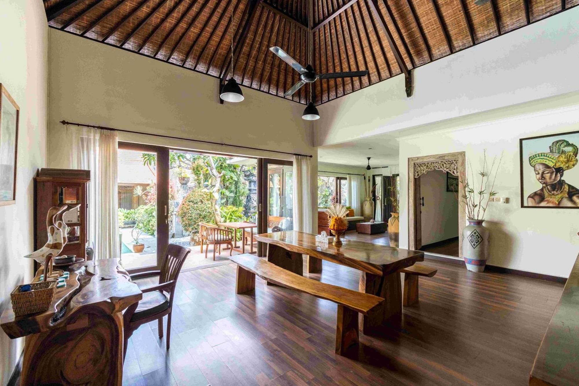 Villa Nesanur - Comfortable & Spacious Beachside Sanur Bagian luar foto