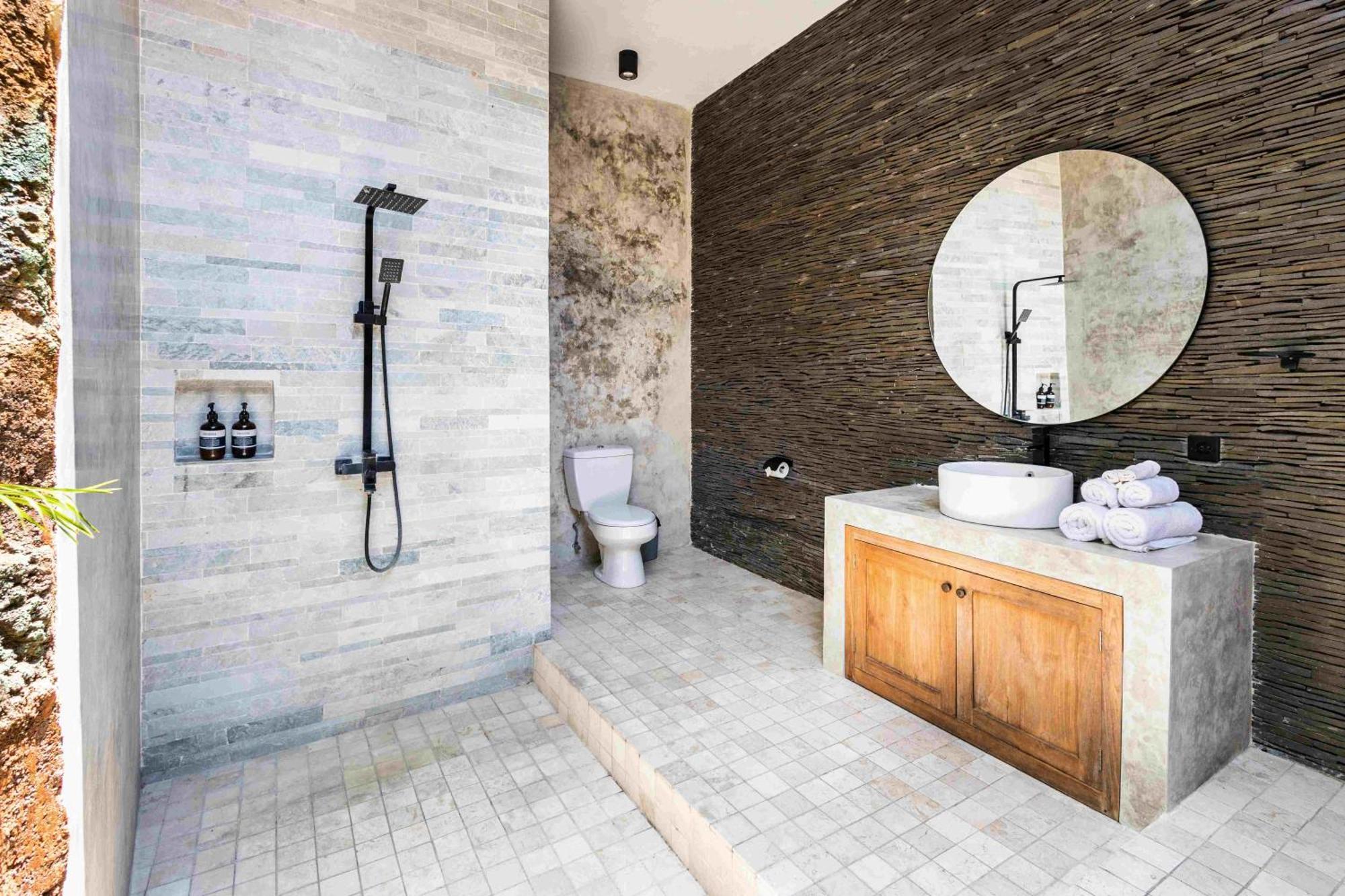 Villa Nesanur - Comfortable & Spacious Beachside Sanur Bagian luar foto